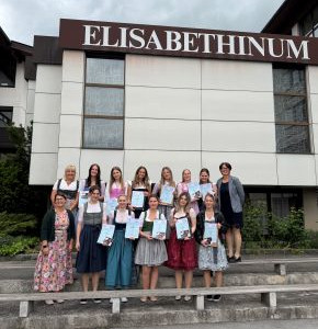 Erfolgreicher Abschluss der Jungsommelier-Ausbildung am Elisabethinum St. Johann